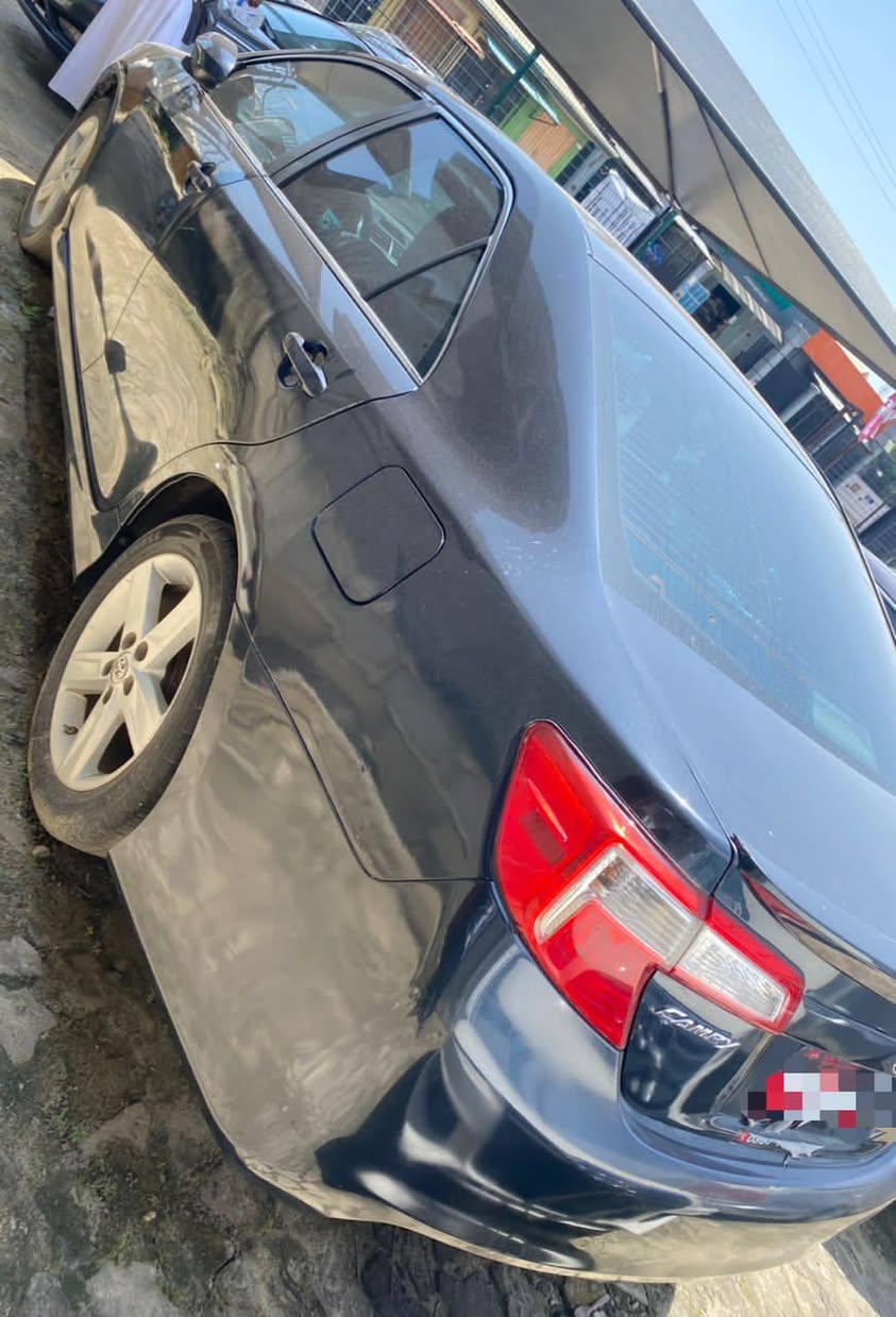 A picture of 2013 Camry Le.. registered