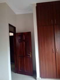 A picture of 3rooms 2bthrms houses up for rent at UGX500k in Mpererwe