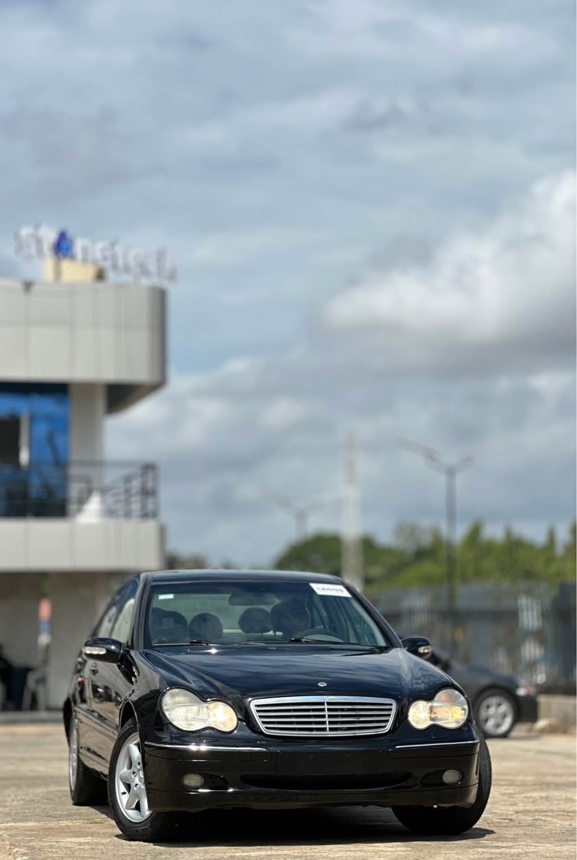 A picture of  GOOD DEAL FOR SALE SLIGHTLY USED MERCEDES BENZ C240