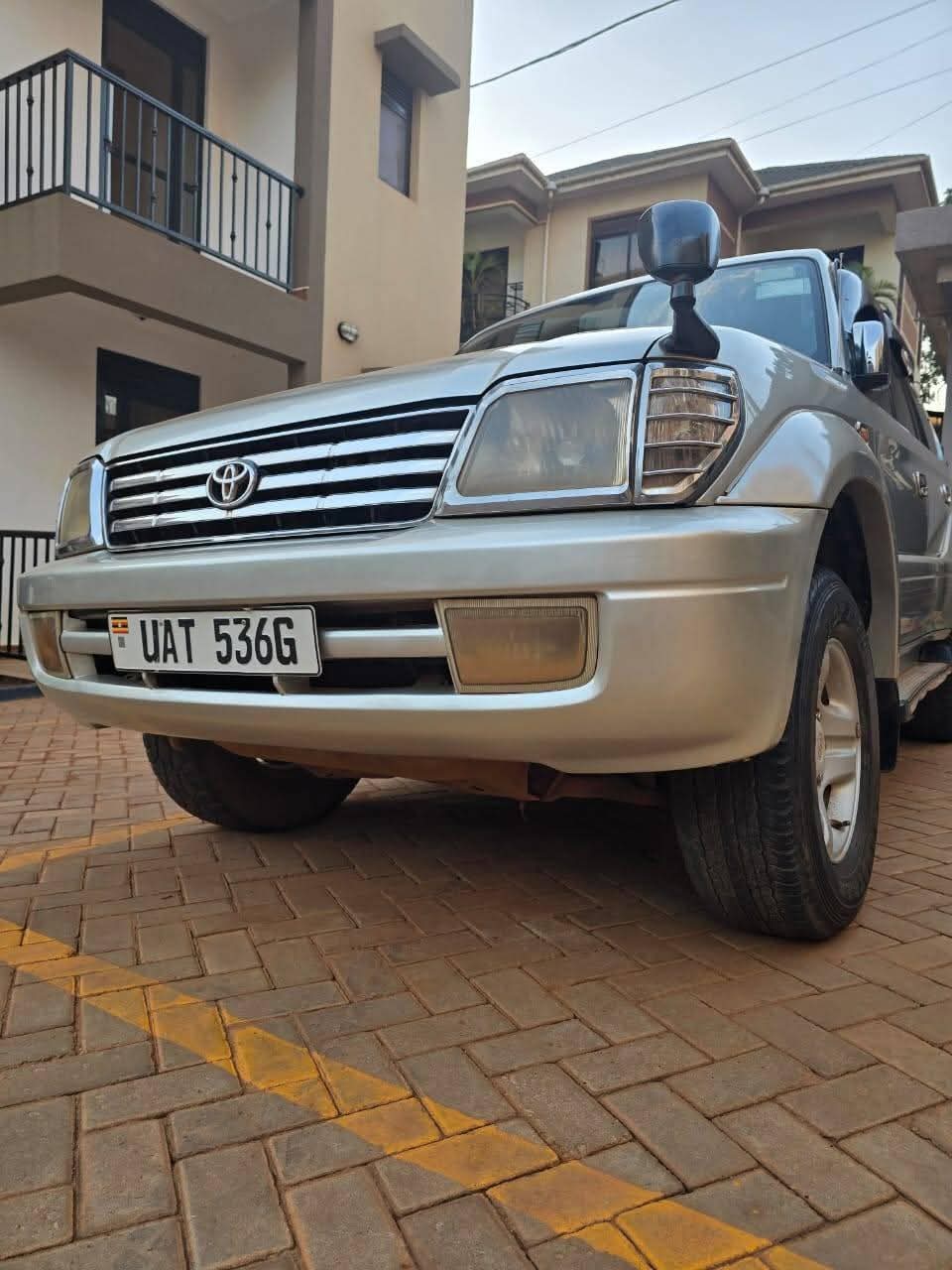 A picture of 2002 Prado tx 2002