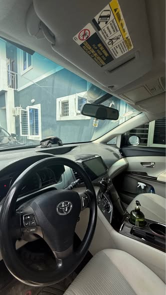 A picture of Toyota Venza AWD V6 2011 Upgraded 2015