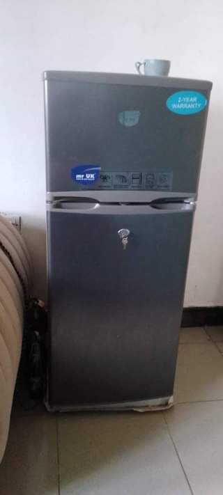 A picture of nauza friji milango 2 bado jipyaa bei 350k 0719186124