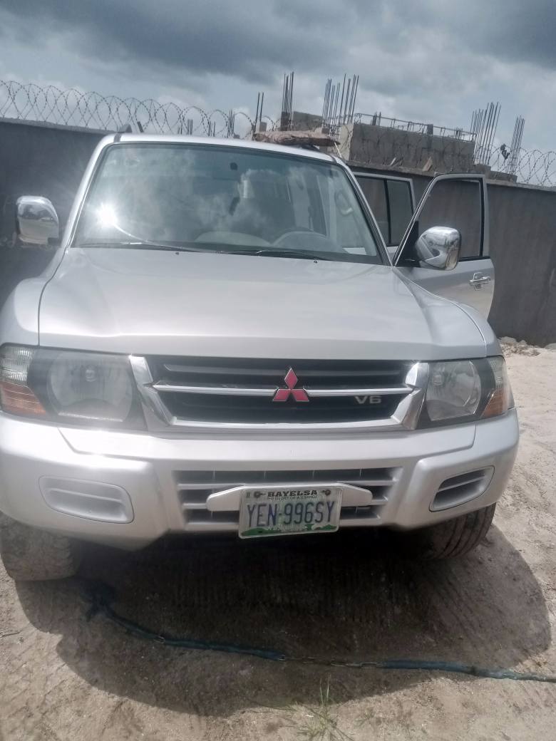 A picture of Belgium grade Pajero with untampered engine auxiliary gear and chilling
