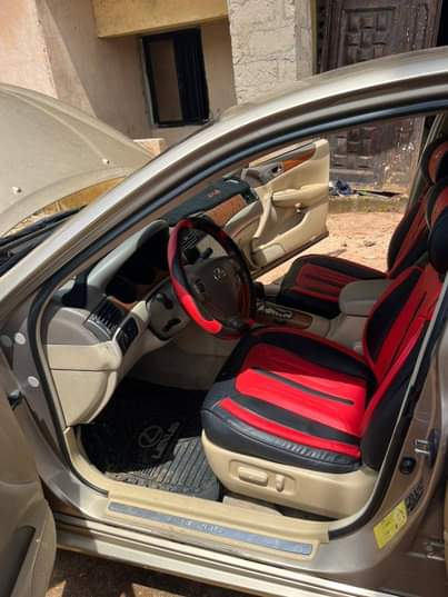 A picture of Es330 up for sale Everything is perfect and untampered Nothing