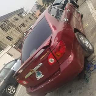 A picture of Toyota corolla 2004