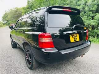 A picture of TOYOTA KLUGGER GOOD NEW FOR SELL 19M OR EXCHANGE SO