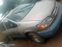 A picture of Awoff TOYOTA SIENNA 1999