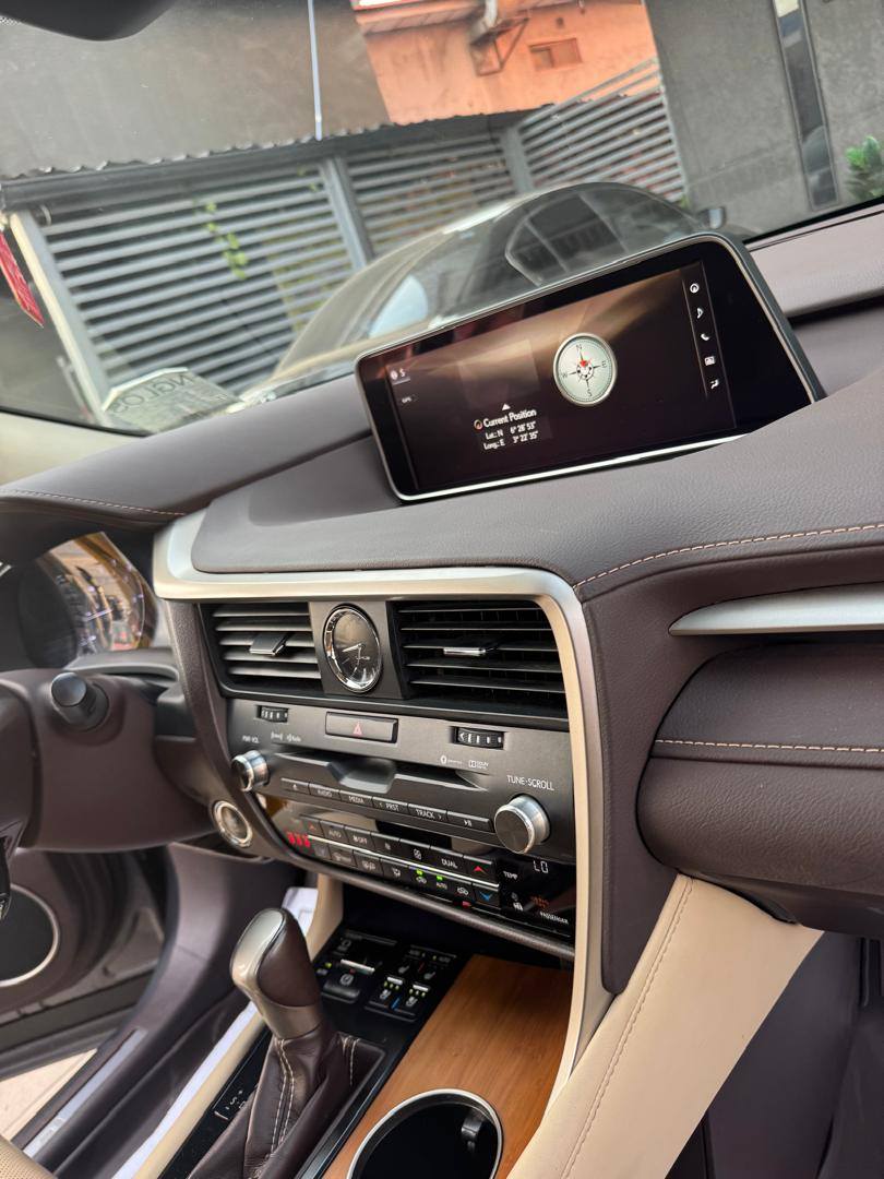 A picture of Lexus RX350 2020