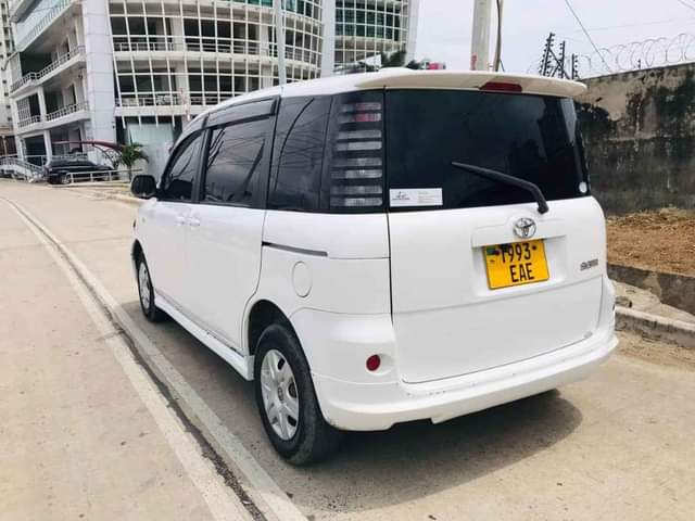 A picture of Toyota sienta