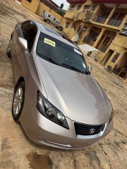 A picture of Lexus ES 350