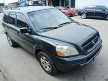A picture of 2004 Honda pilot