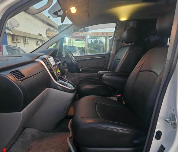 A picture of Bei 25 9Milion Usajiri TOYOTA ALPHARD NEW Year 2007 Engine