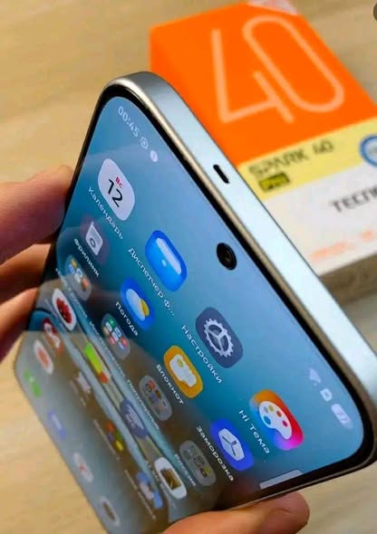 A picture of Tecno Spark 40 pro at shs 380 000 only