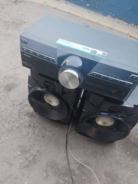 AUTO F.