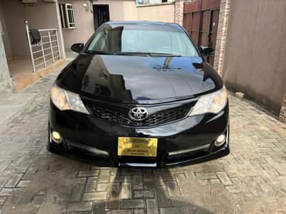 A picture of 2013 TOYOTA CAMRY