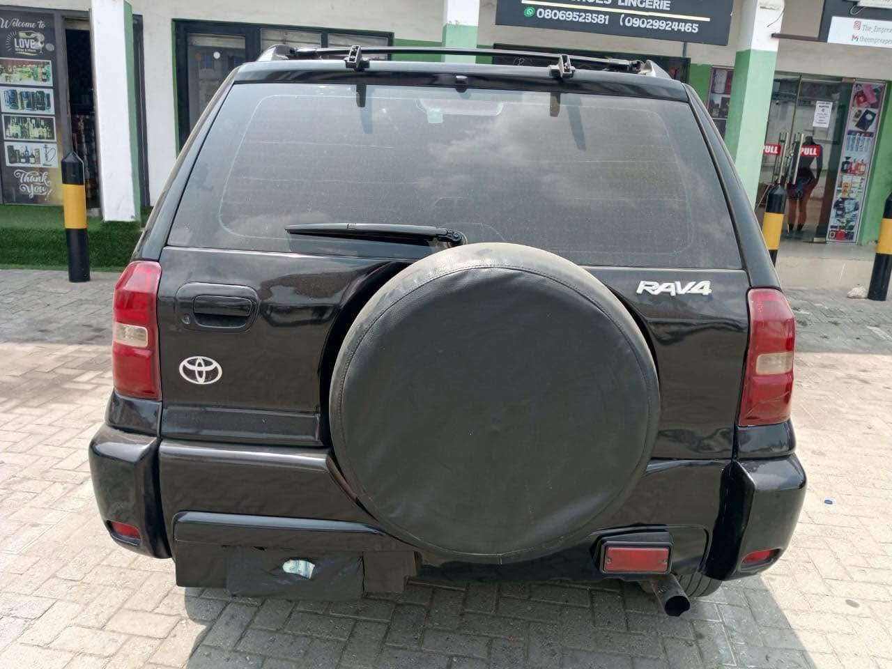 A picture of Toyota RAV4 2002