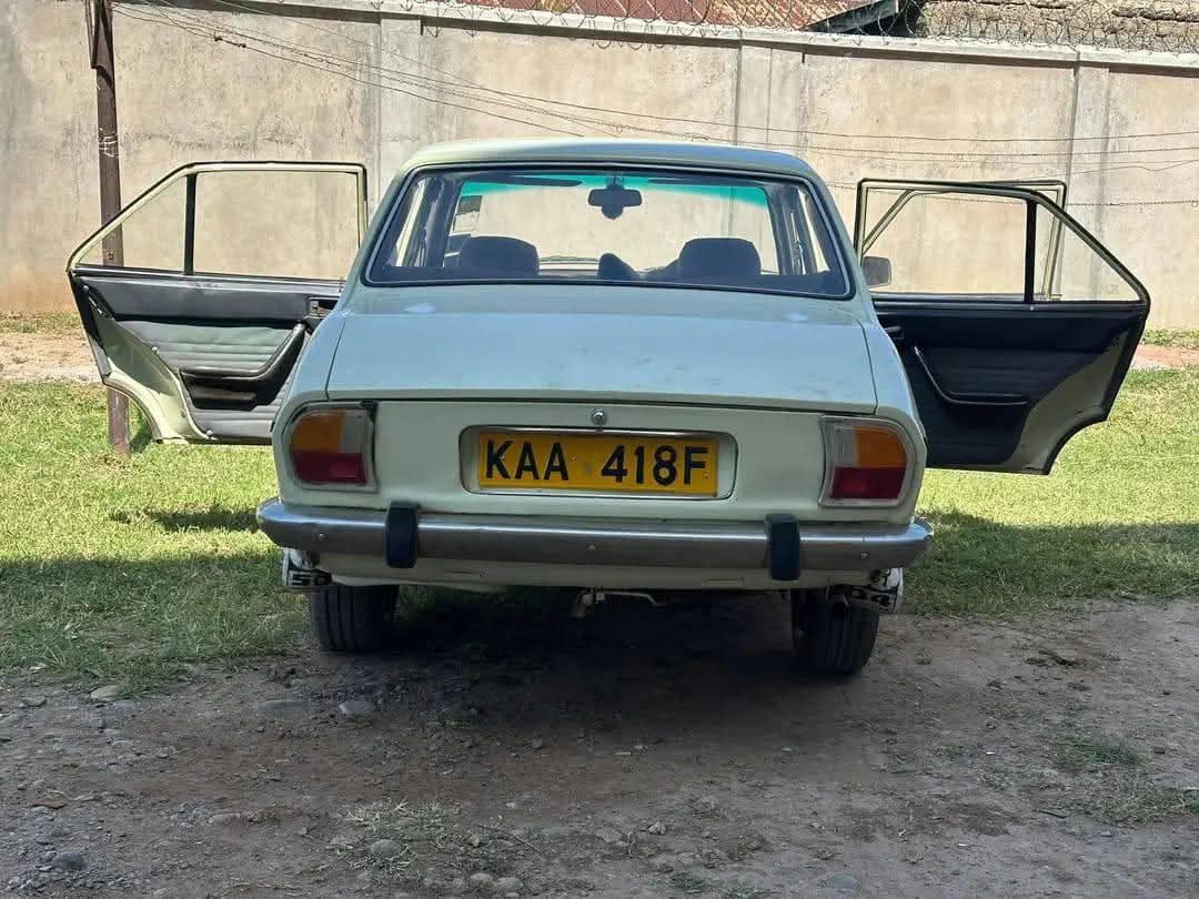A picture of 1990 Peugeot 504