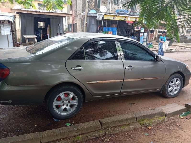A picture of Very sharp clean Toyota big daddy direct 2006 full option