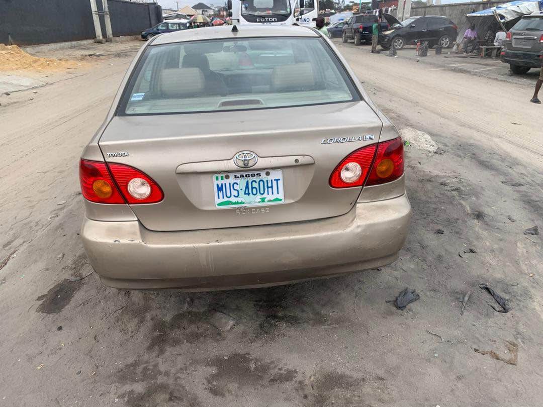 A picture of Toyota Corolla 04