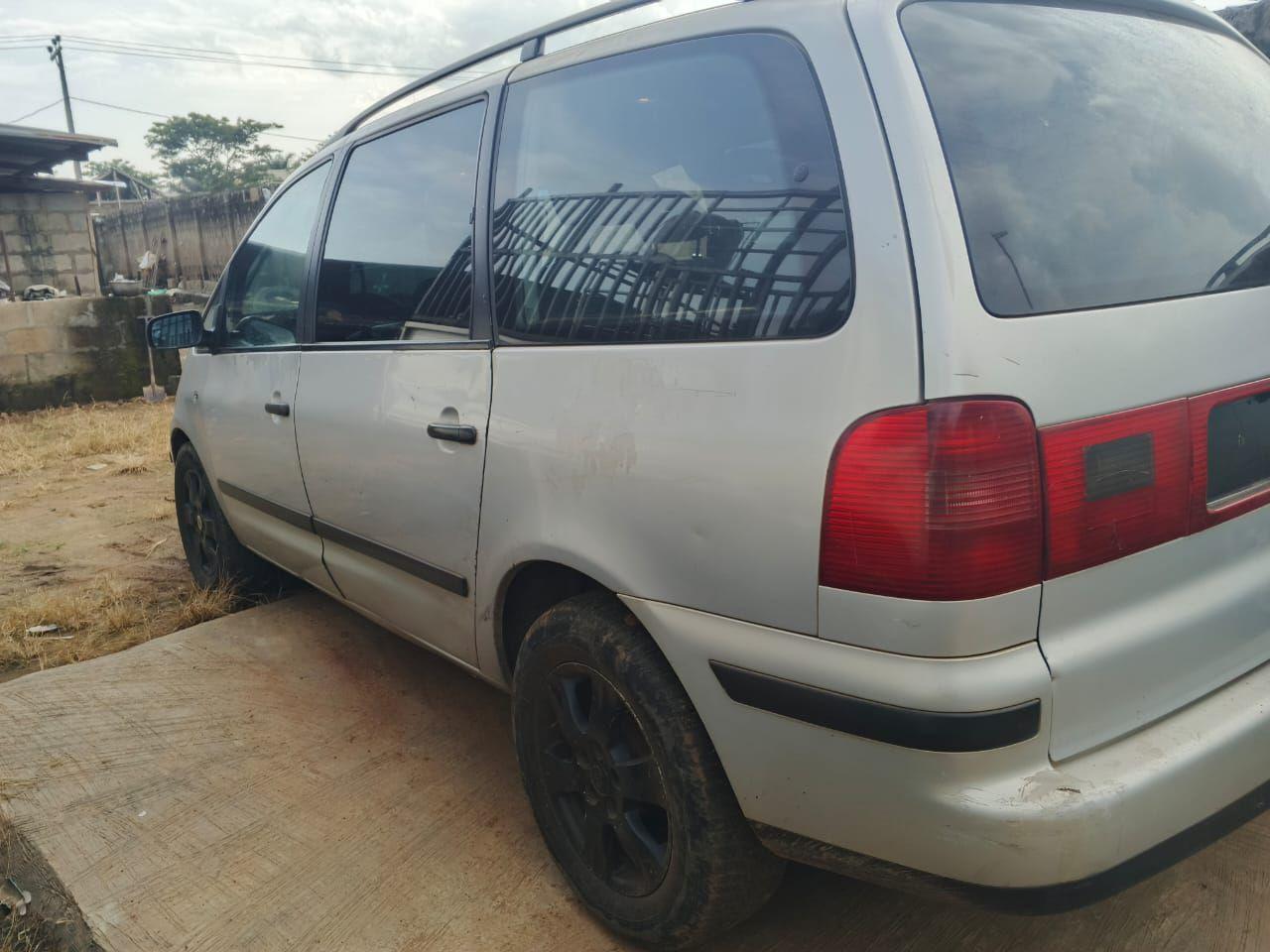 A picture of 2005 Volkswagen sharon