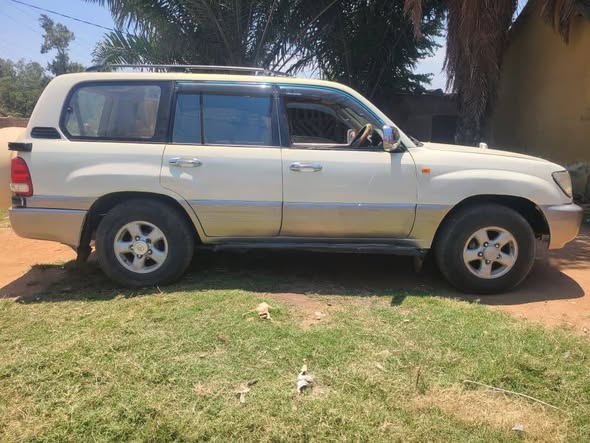 A picture of LAND CRUISER TX INAUZWA