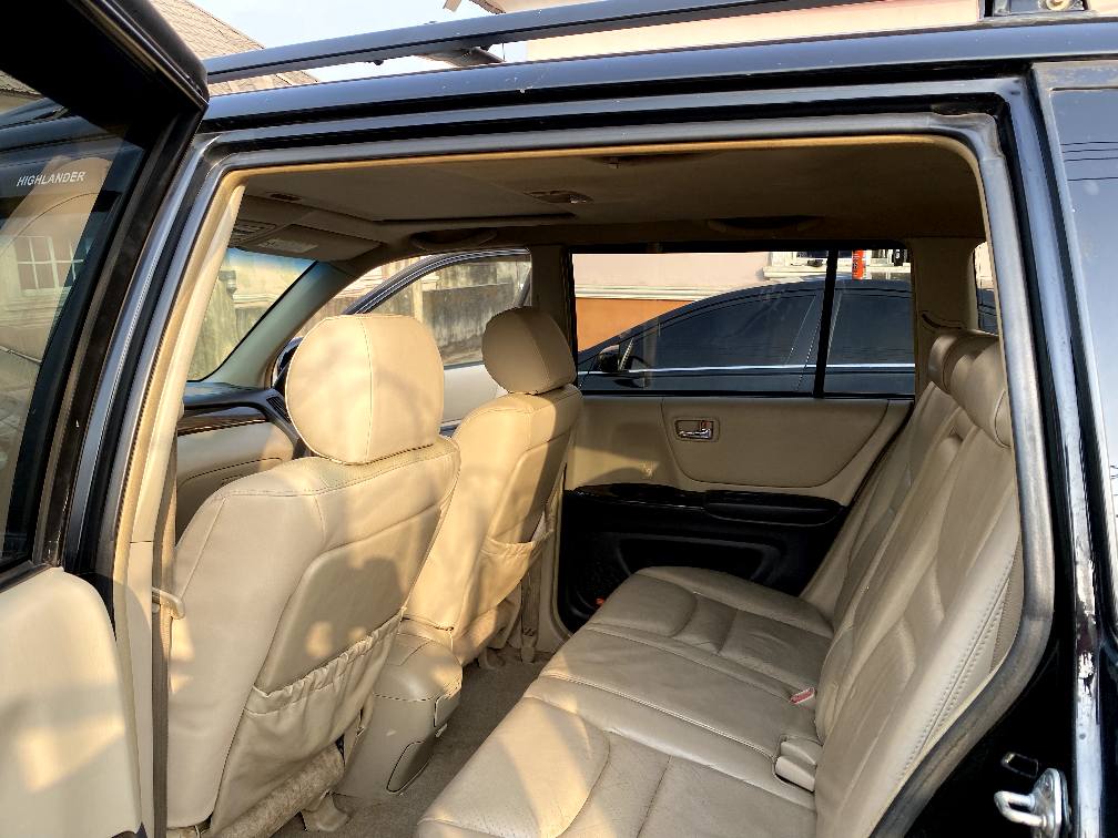 A picture of TOYOTA HIGHLANDER 2003