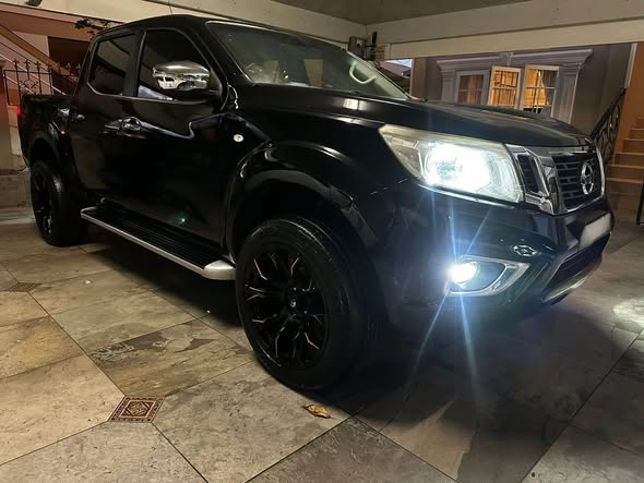nissan np300