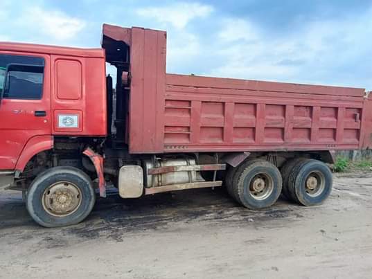 A picture of Howo Tipper Truck for sale no fault buy and start