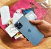 A picture of IPhone 14 Promax Storage 128GB Full box Price 650 000