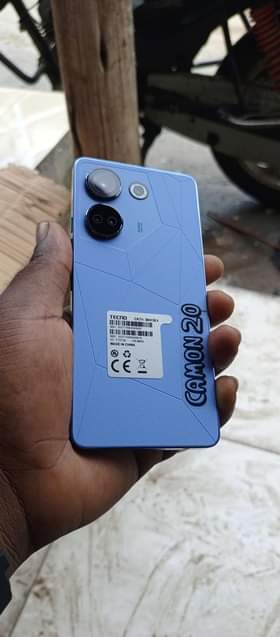A picture of TECNO CAMONI 20 INAUZWA FULL BOX