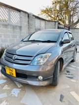 A picture of 2004 2005 Toyota IST