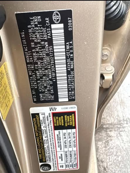 A picture of Toyota Camry 2011 Neatly used 4plugs