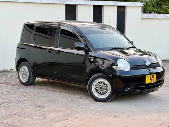 A picture of Toyota sienta