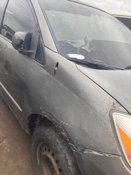 A picture of Toyota sienna 05