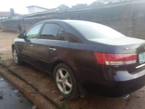 A picture of Hyundai sonata going for 1 280 gear issue u can
