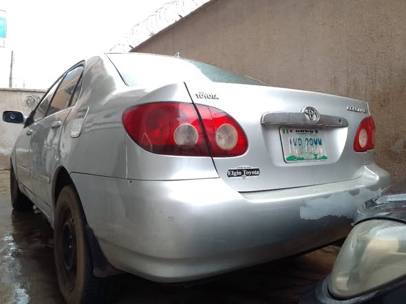 A picture of TOYOTA COROLLA 2005