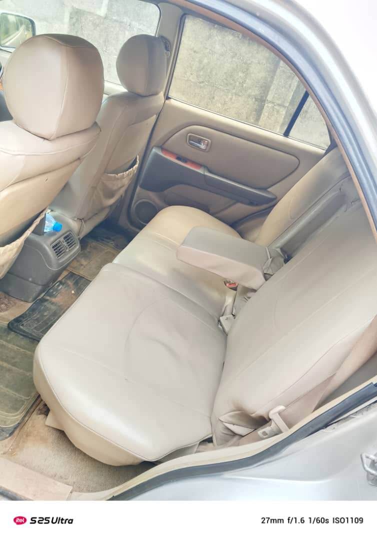 A picture of Lexus rx300