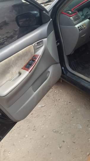 A picture of Corolla le 03 04 model