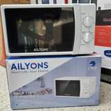 A picture of Boss Microwave 20 Liters Tshs 175 000 Contact 255652325215