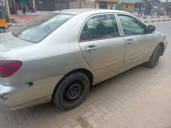 A picture of TOYOTA COROLLA ENGINE AND GEAR PERCENT OK AC CHILLING CALL