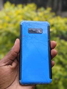 A picture of Samsung S10e