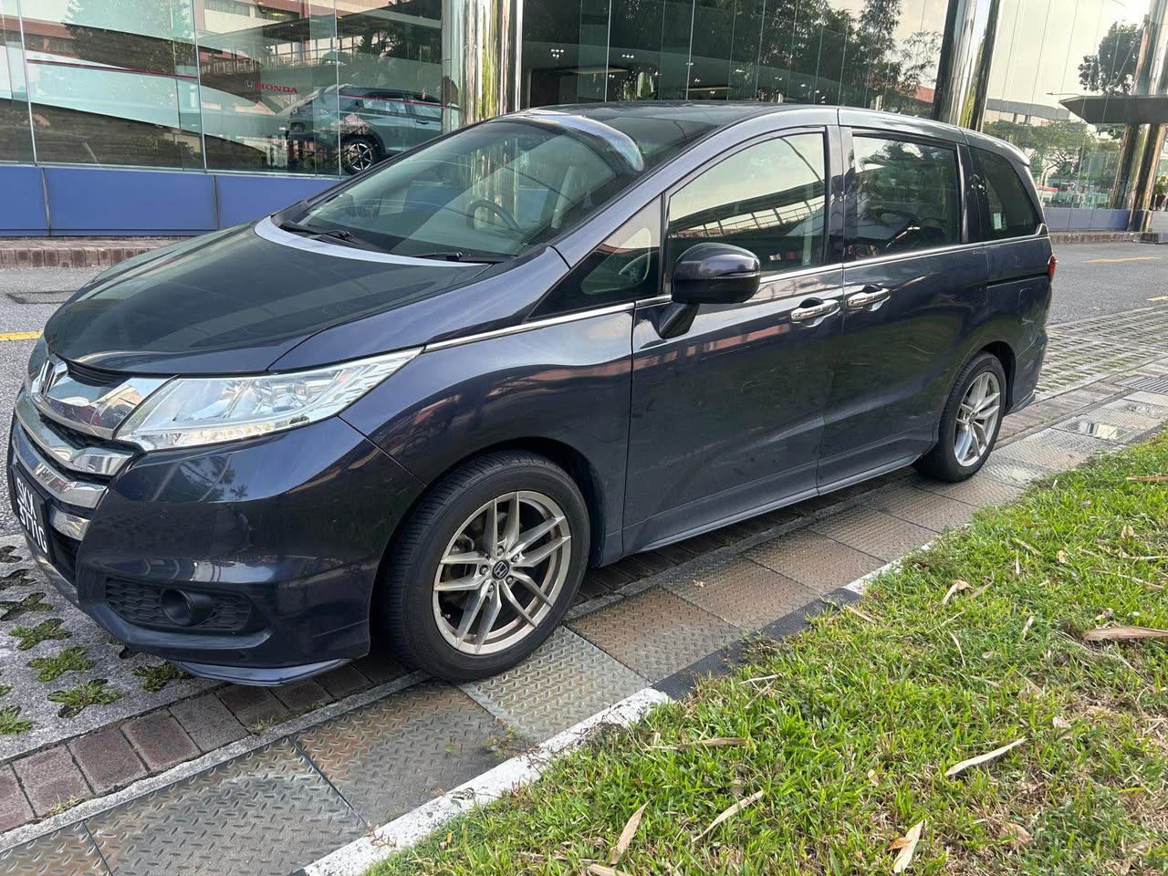 A picture of 2015. HONDA ODYSSEY
