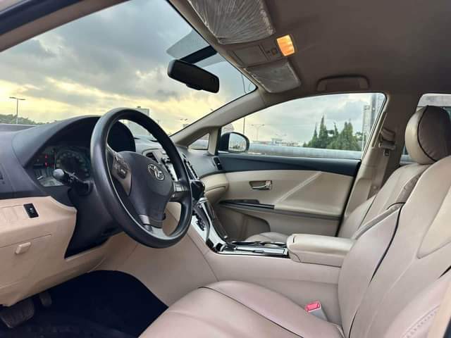 A picture of 2012 Belgium Standard Toyota Venza Limited