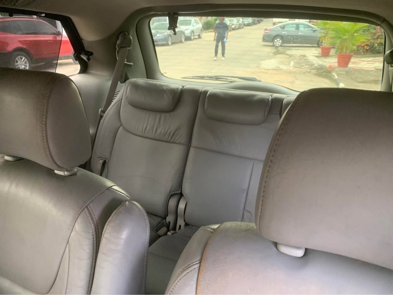 A picture of Toyota sienna 2005 model