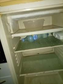 A picture of Friji used linagandisha juu chini Lina poza bei laki na
