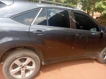A picture of Lexus Rx330 2005 model everything is working perfect price 3