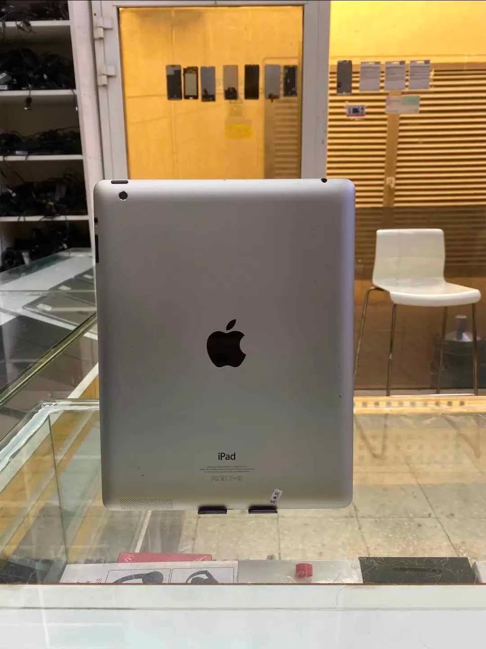 A picture of Apple iPad 2 wifi supported Good for kids