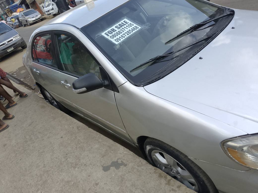 A picture of Toyota Corolla 05