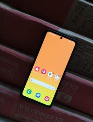 A picture of samsung a715g
