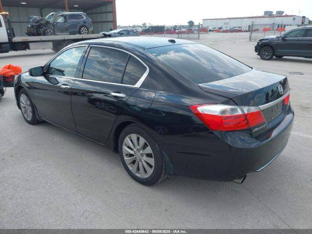 A picture of Honda Accord 2014 model full option